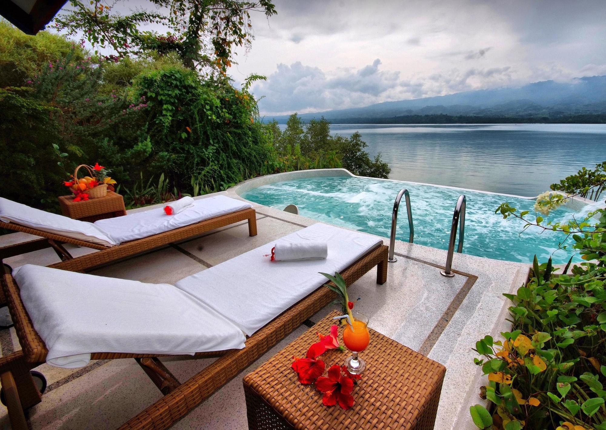 Badian Island Wellness Resort Экстерьер фото